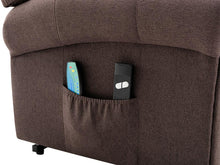 Charger l&#39;image dans la visionneuse de la galerie, Fauteuil massant LOVARI en tissu avec releveur électrique - Marron
